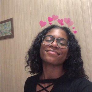 Meet your Posher, Cassandra